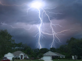 How to Combine Weather Tracking Tools with Your Everyday Processes