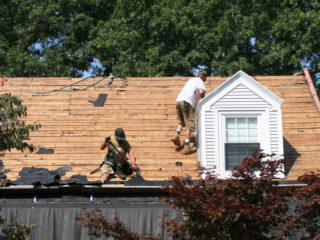 How to find roofing crews.