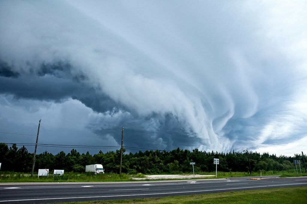 Tornado touch down