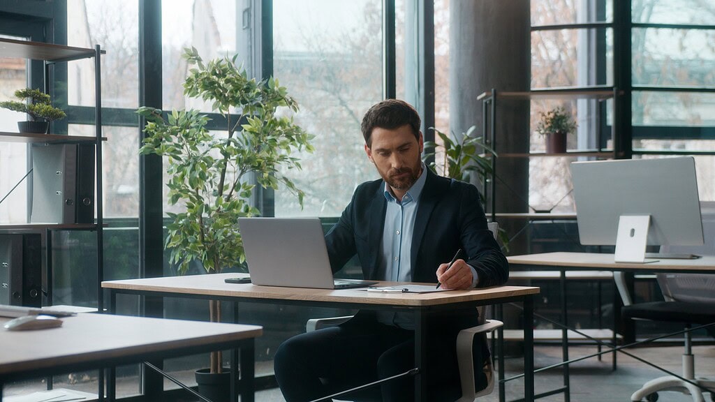 man taking place in online demo seesion