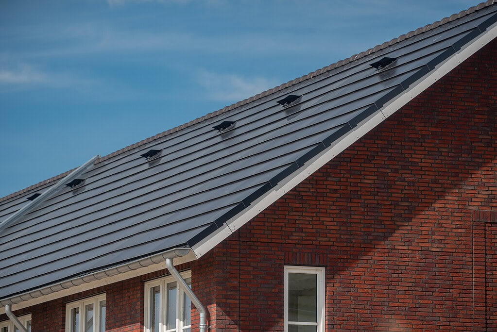 solar shingles on roof